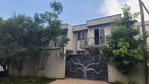 5bdrm House in Addis Abeba, Bole for sale