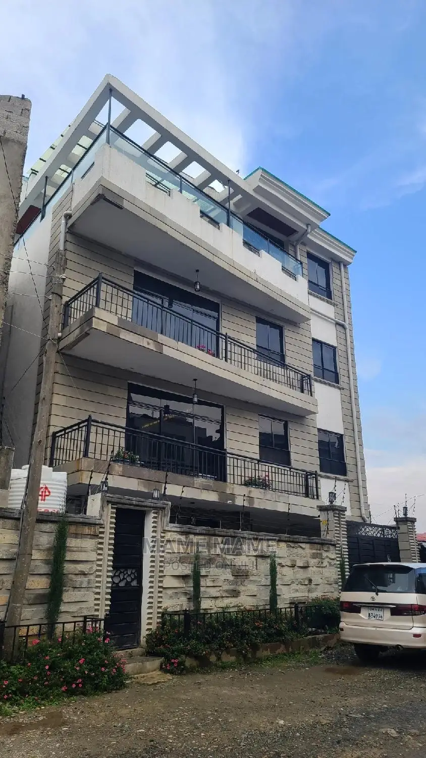 5bdrm House in Addis Abeba, Bole for sale