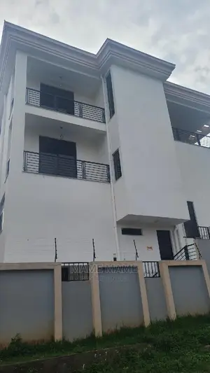9bdrm House in Addis Abeba, Bole for sale