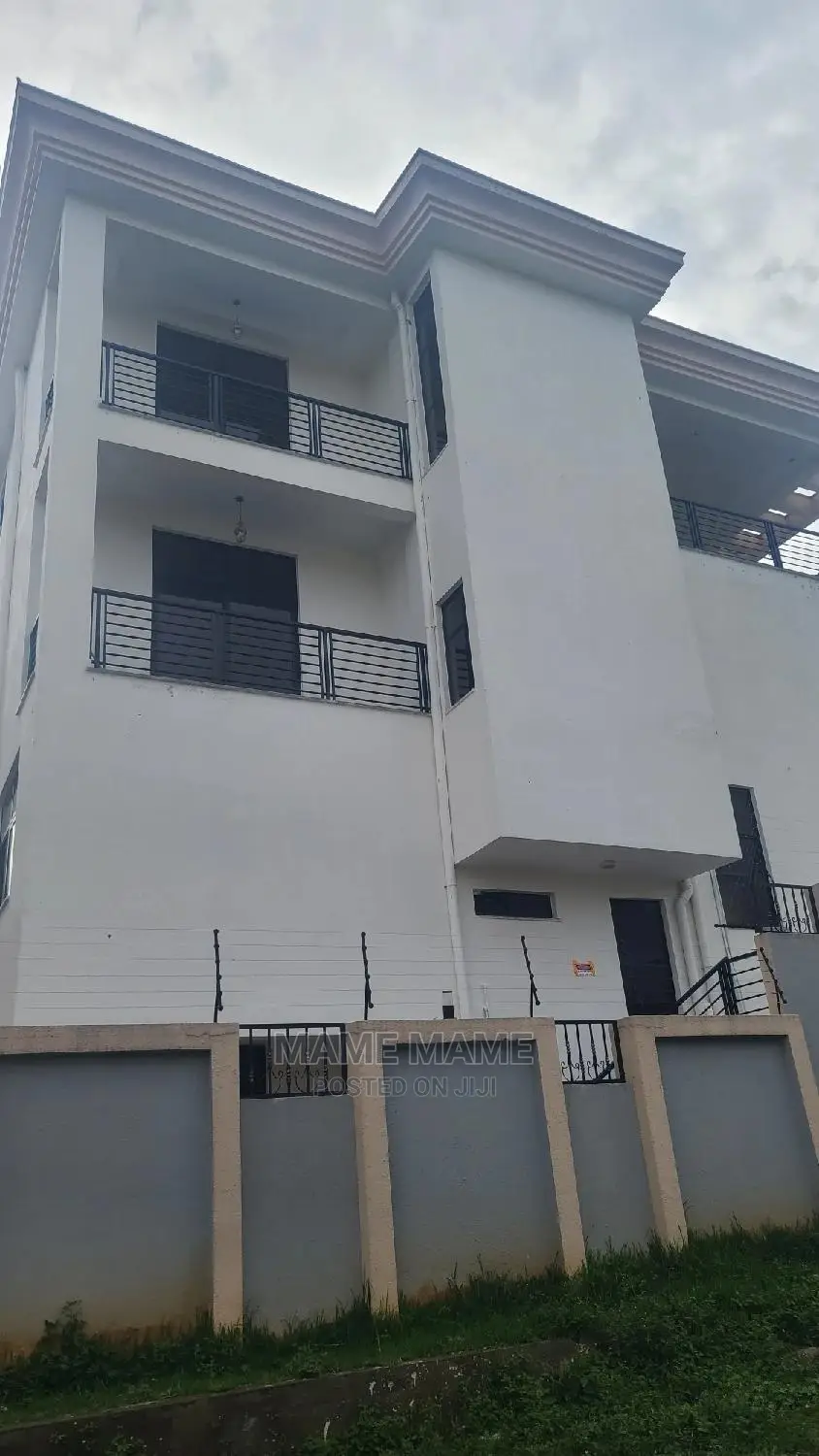 9bdrm House in Addis Abeba, Bole for sale