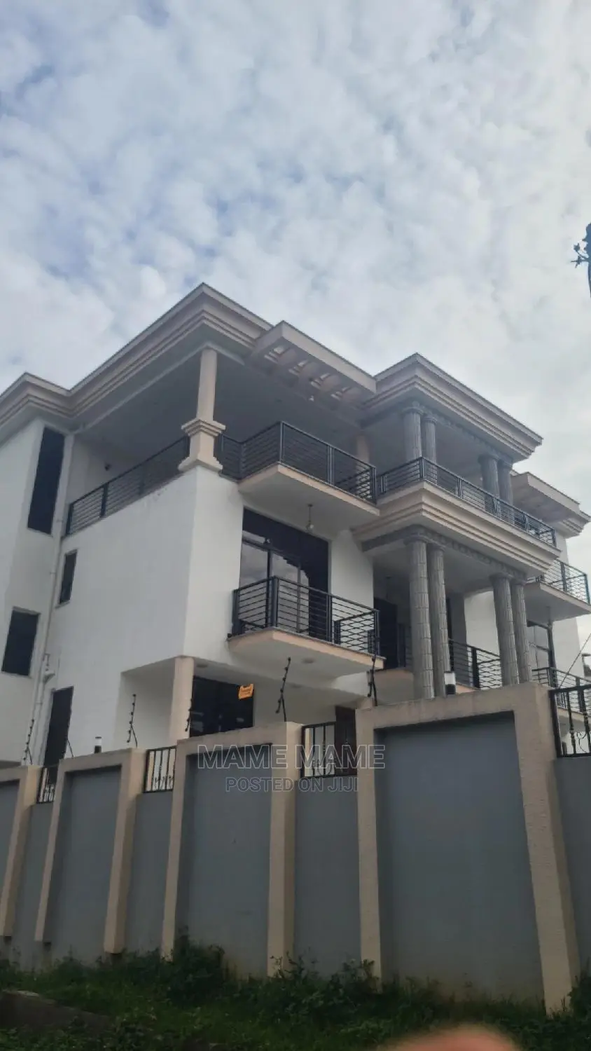 9bdrm House in Addis Abeba, Bole for sale
