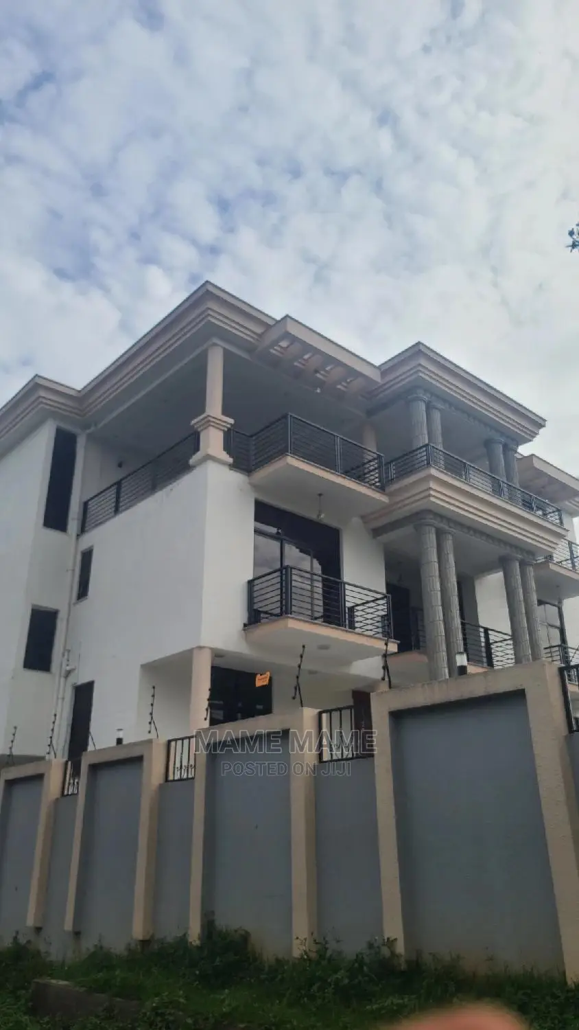 9bdrm House in Addis Abeba, Bole for sale
