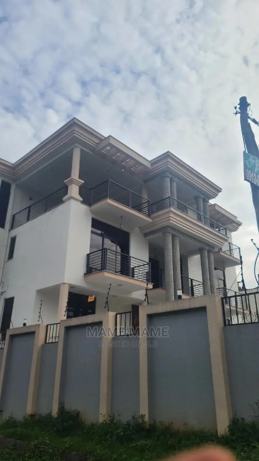 9bdrm House in Addis Abeba, Bole for sale