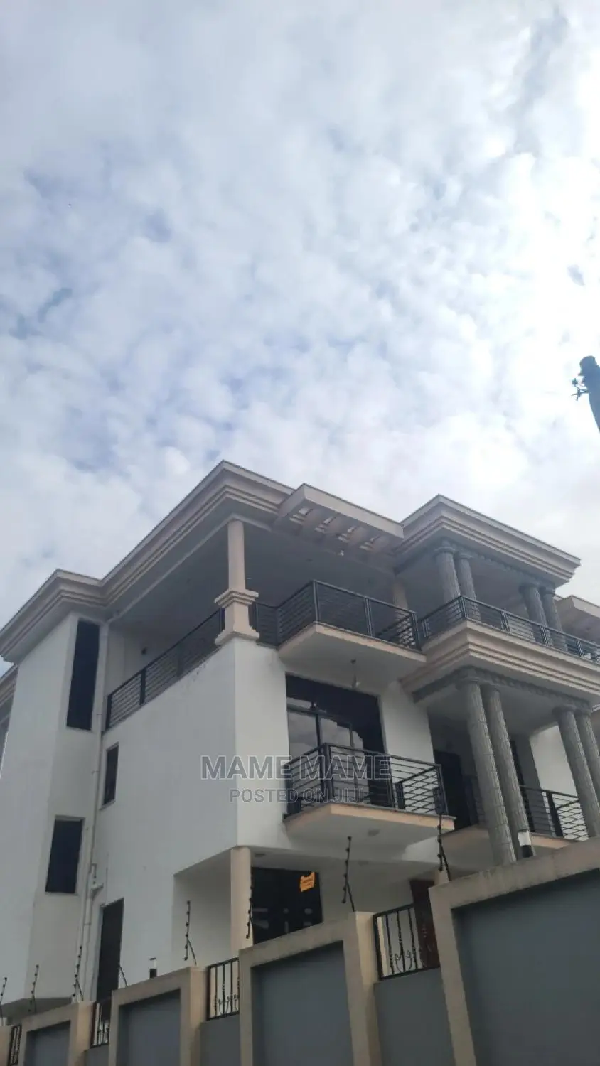 9bdrm House in Addis Abeba, Bole for sale