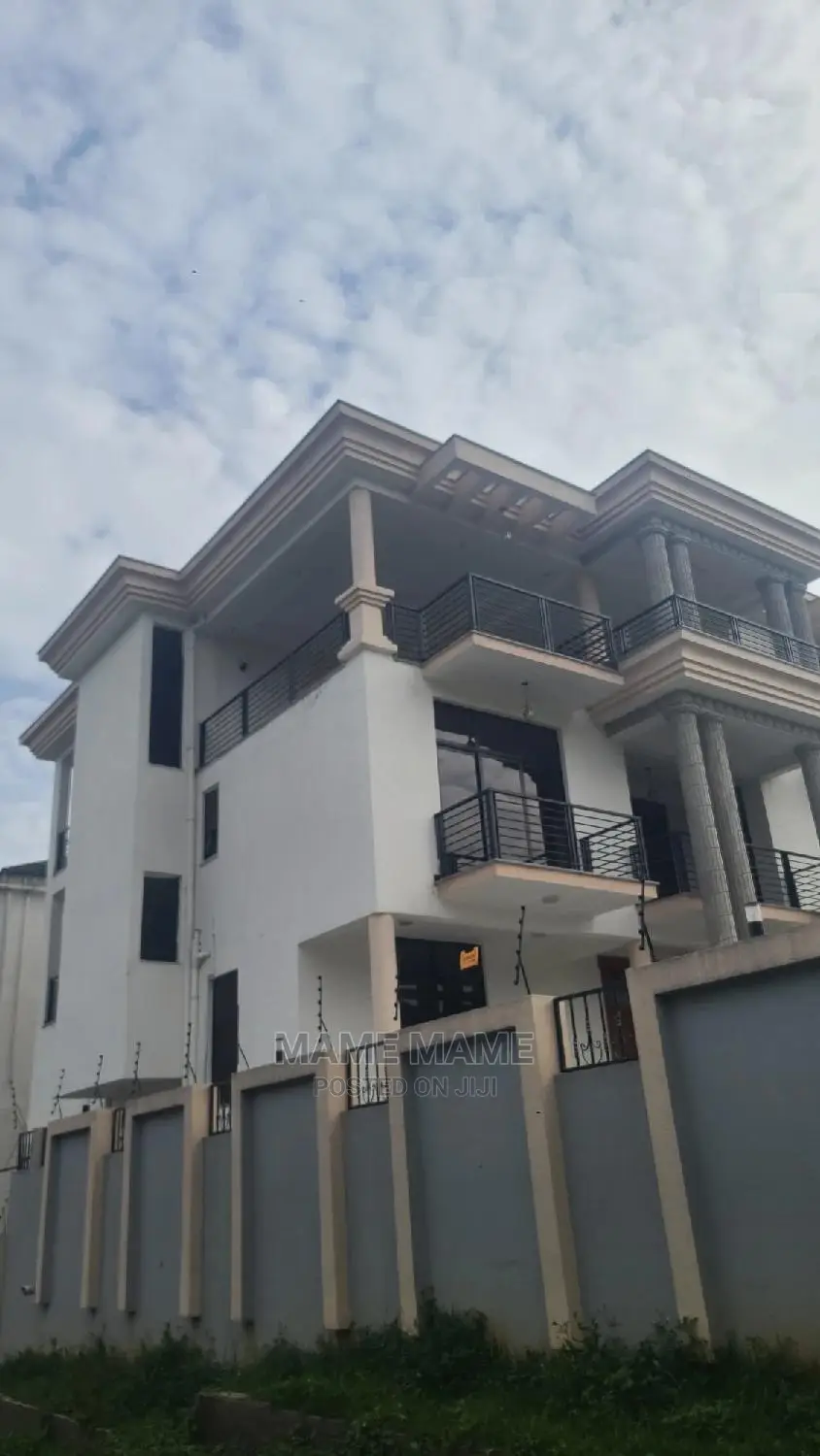 9bdrm House in Addis Abeba, Bole for sale