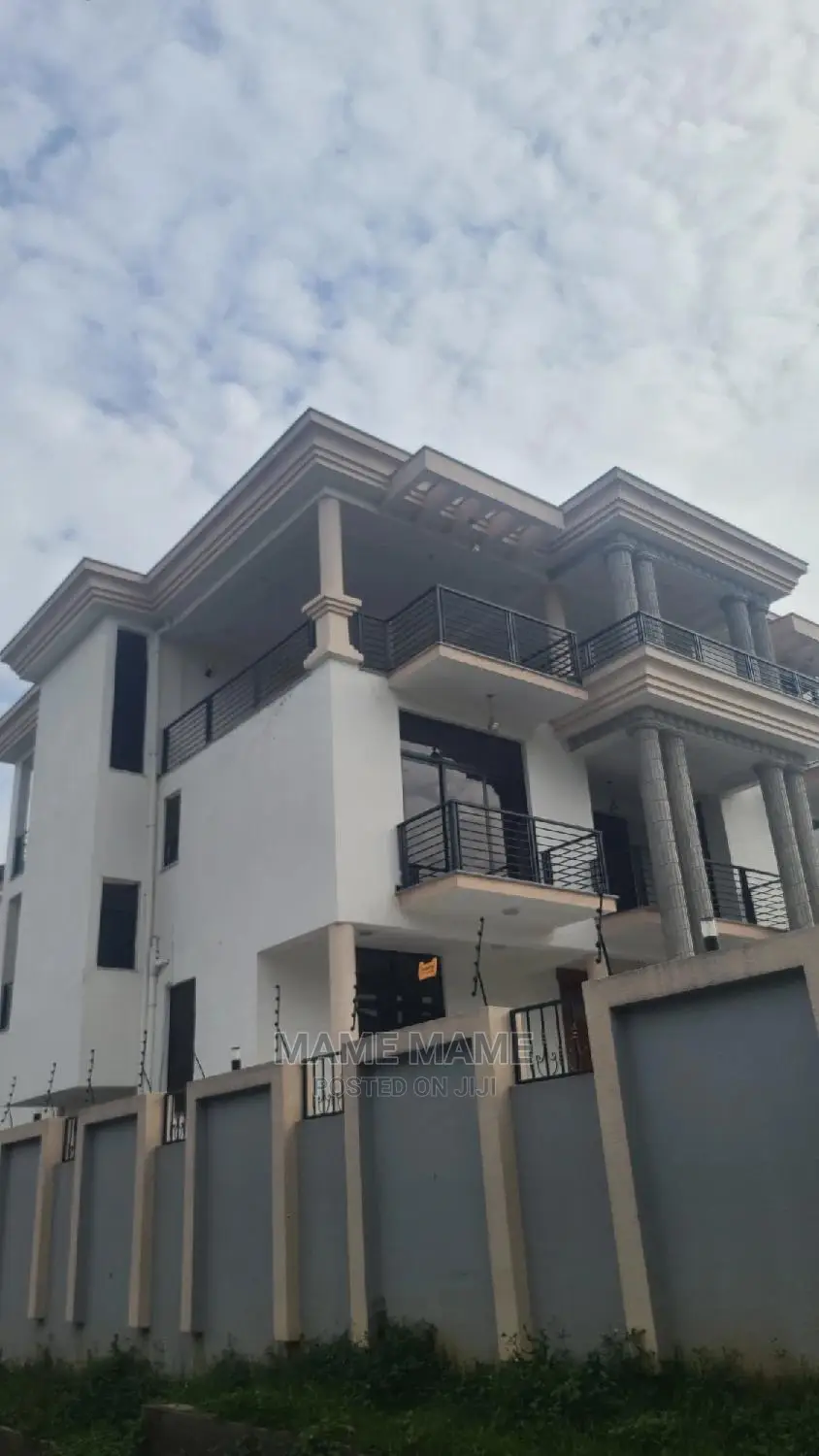 9bdrm House in Addis Abeba, Bole for sale