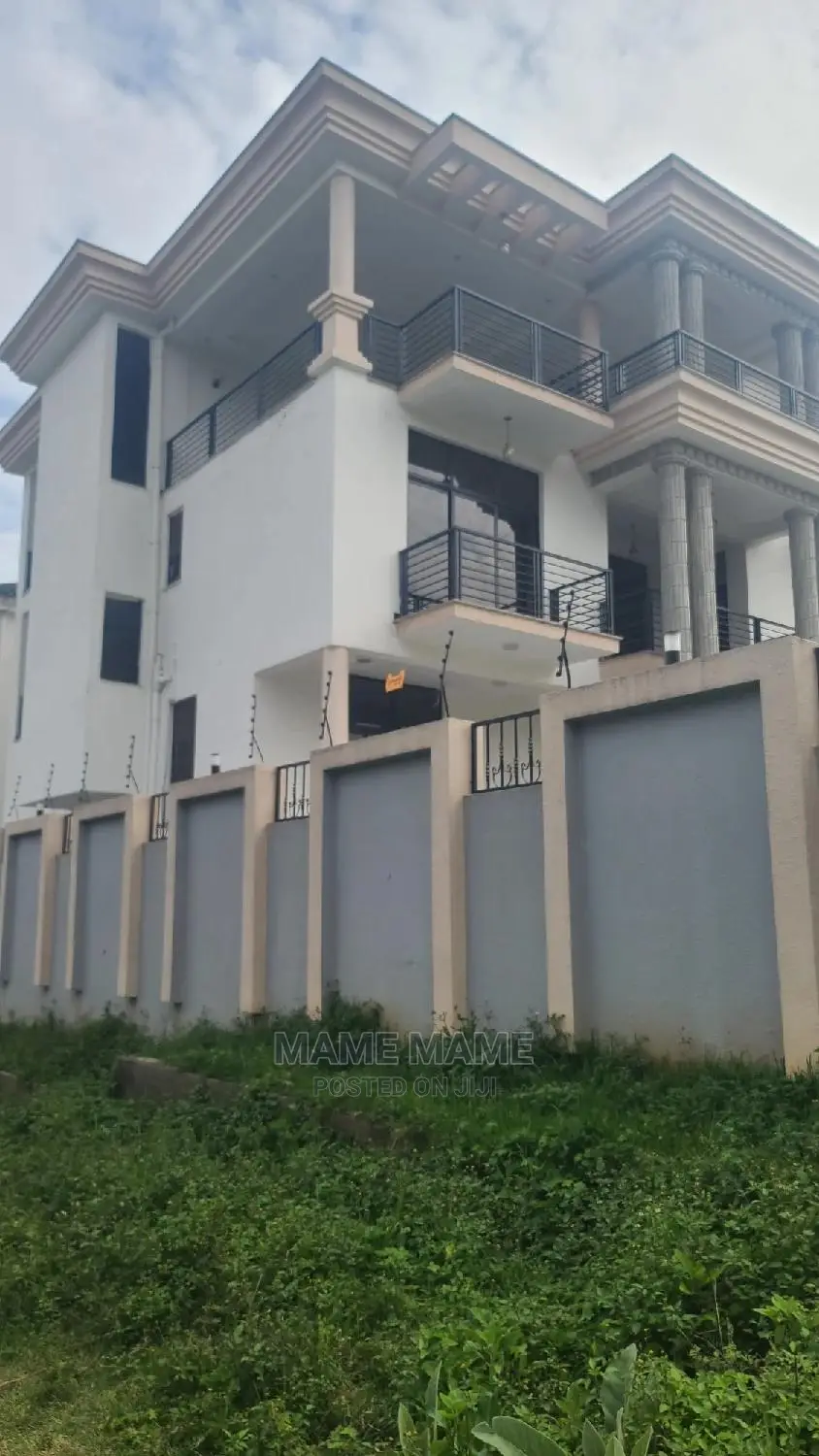 9bdrm House in Addis Abeba, Bole for sale
