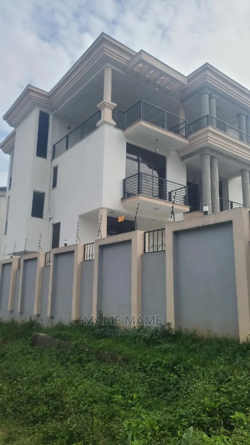 9bdrm House in Addis Abeba, Bole for sale