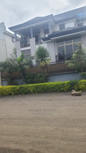 7bdrm House in Addis Abeba, Bole for sale