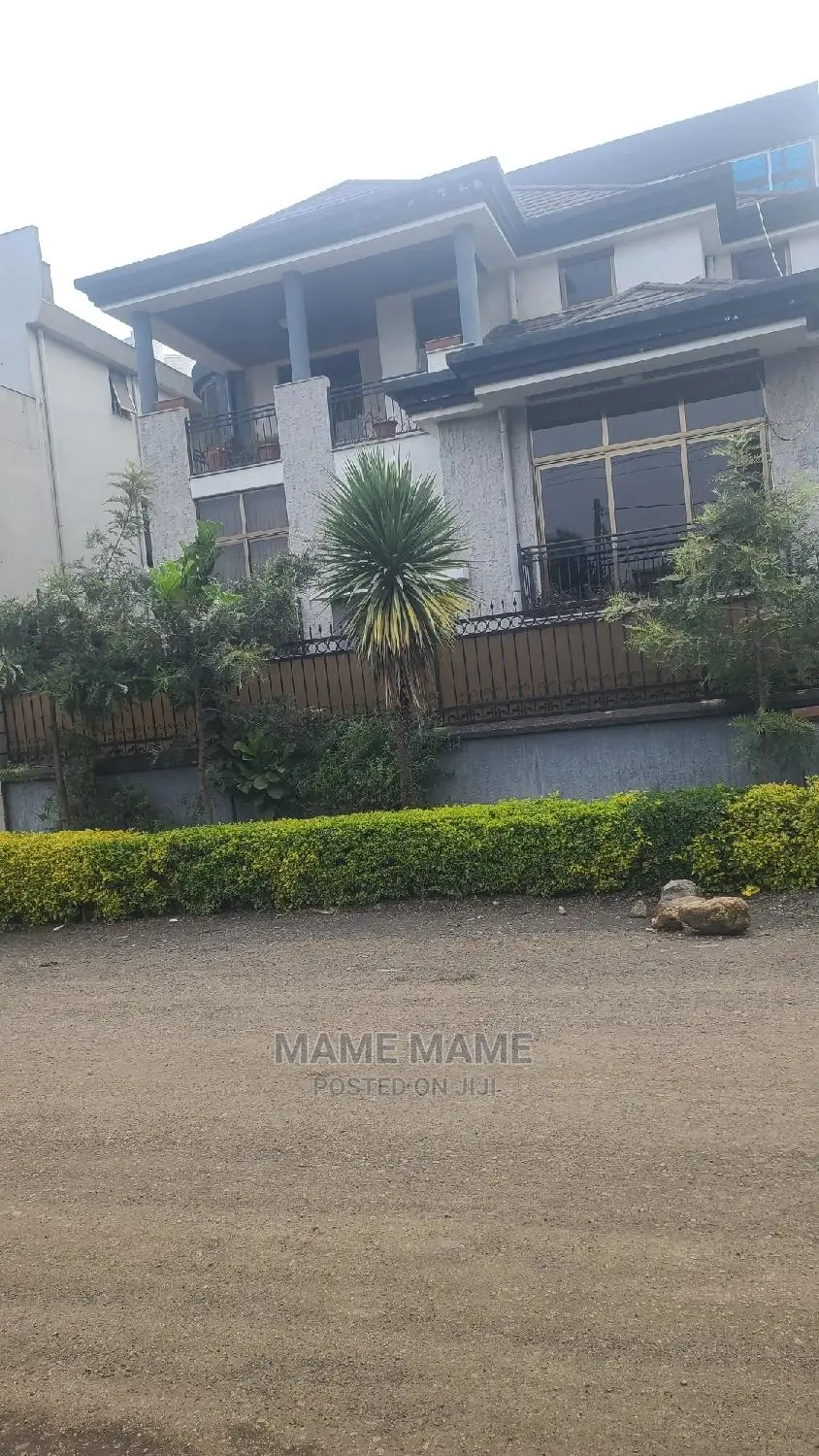 7bdrm House in Addis Abeba, Bole for sale