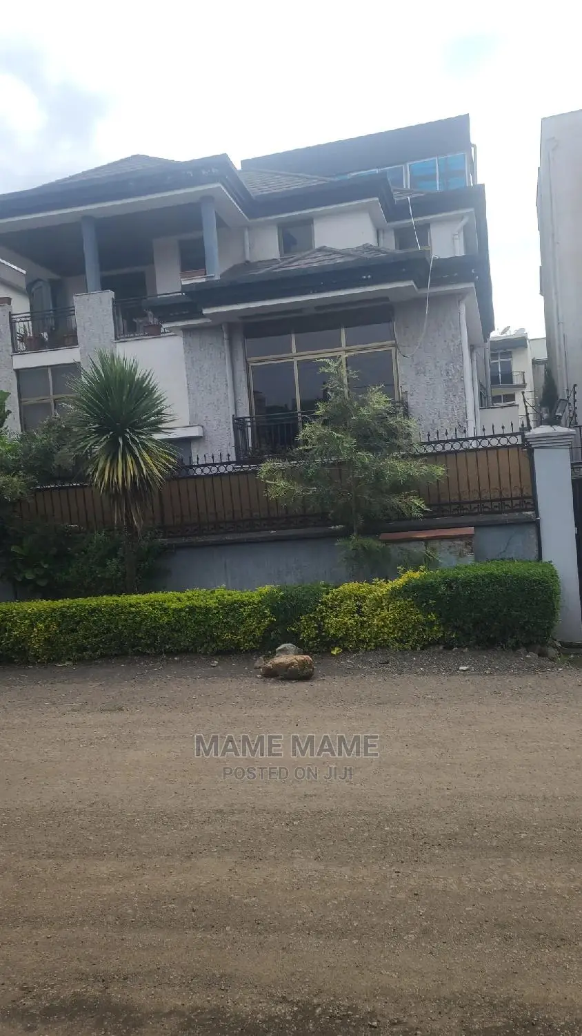 7bdrm House in Addis Abeba, Bole for sale