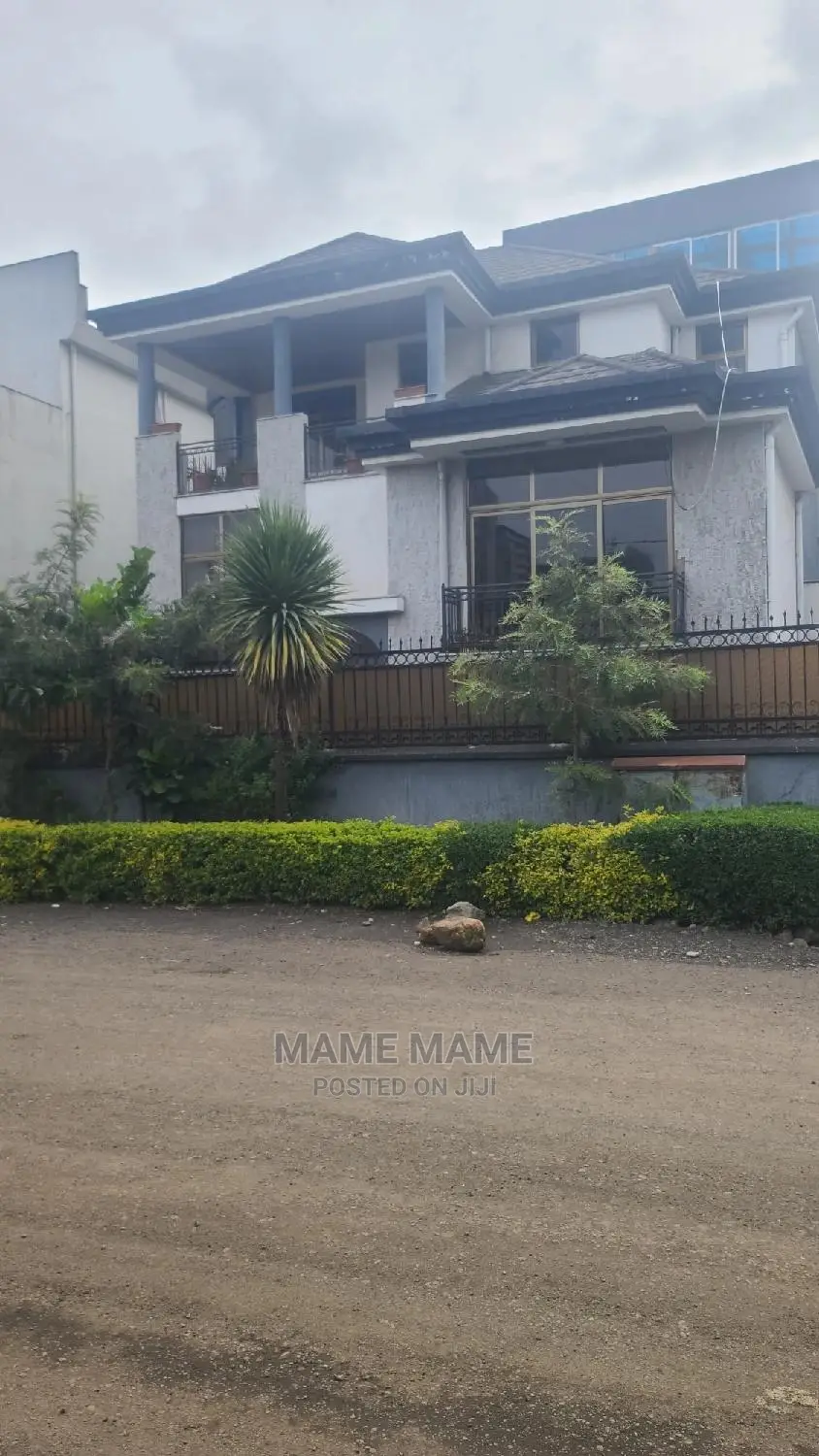 7bdrm House in Addis Abeba, Bole for sale