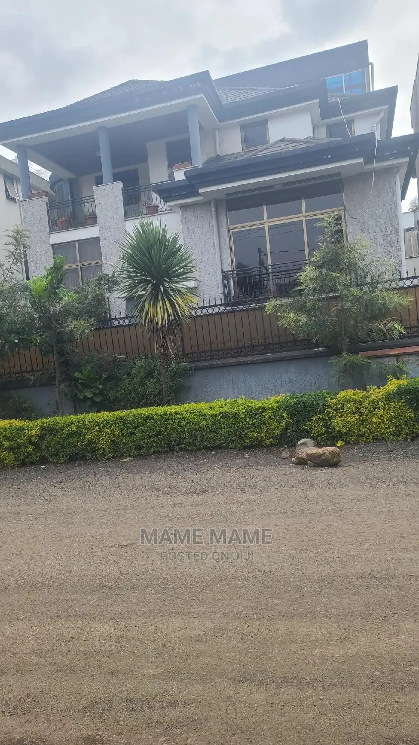 7bdrm House in Addis Abeba, Bole for sale