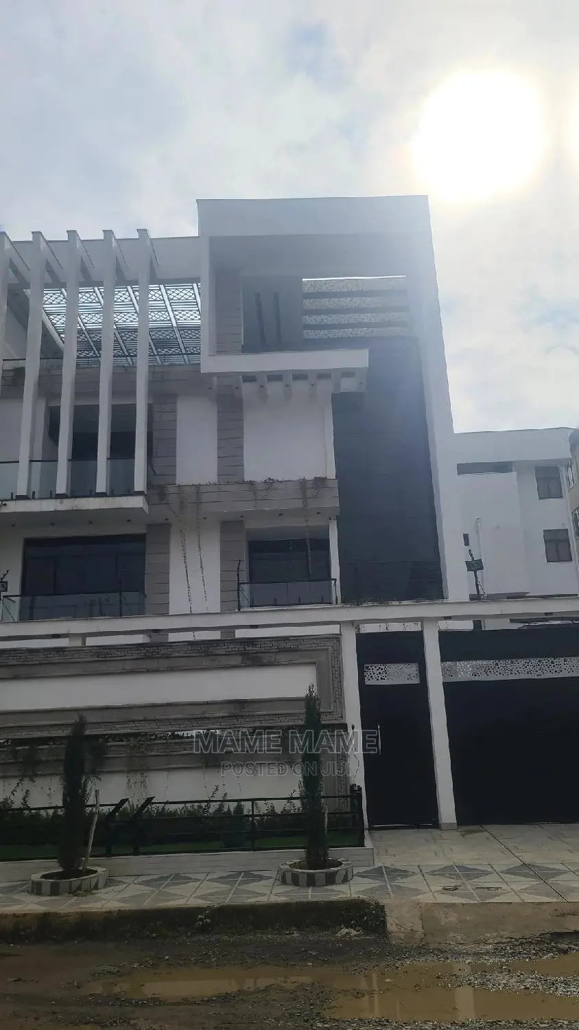 7bdrm House in Addis Abeba, Bole for sale