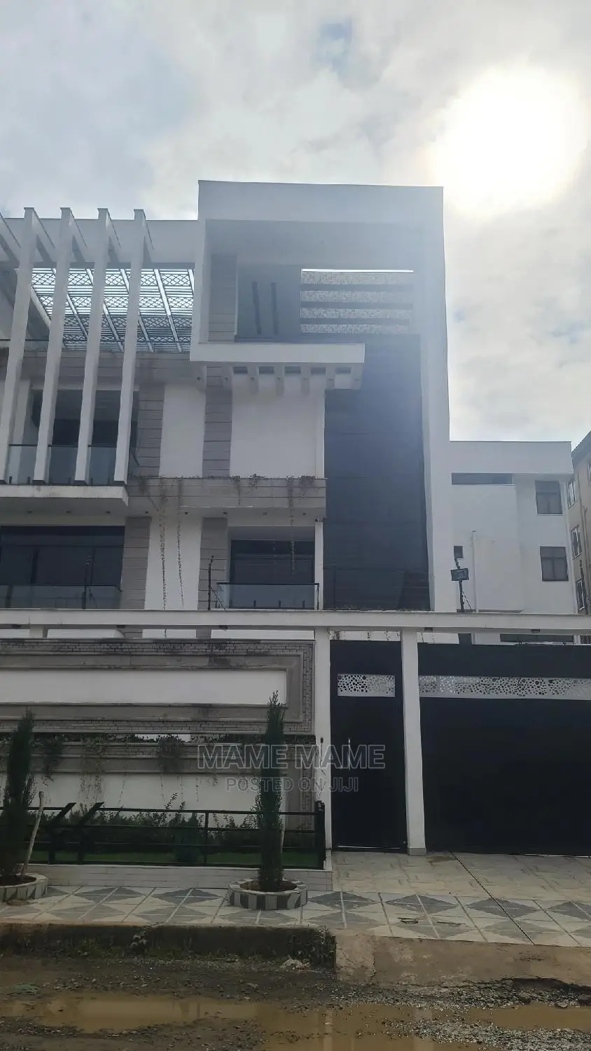 7bdrm House in Addis Abeba, Bole for sale