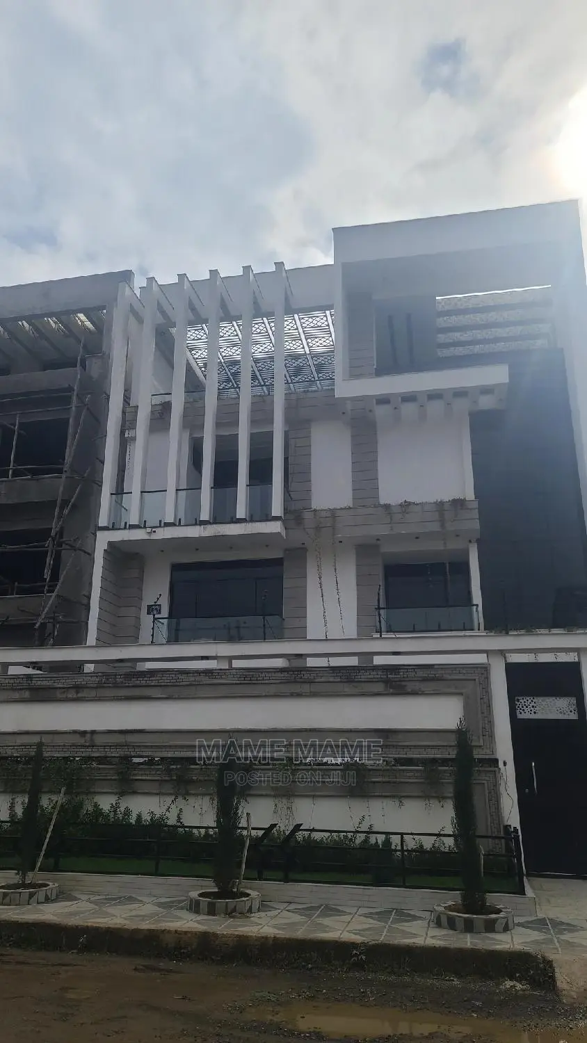 7bdrm House in Addis Abeba, Bole for sale