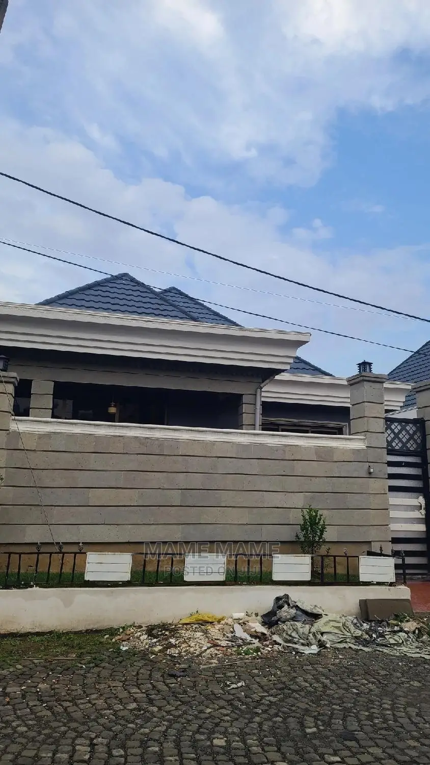 3bdrm Villa in Addis Abeba, Bole for sale