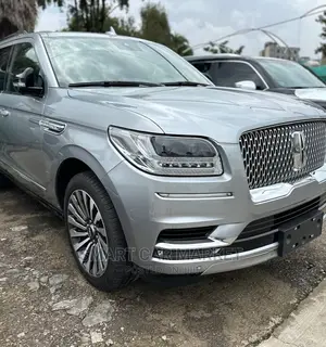 New Lincoln Navigator 2022 Silver