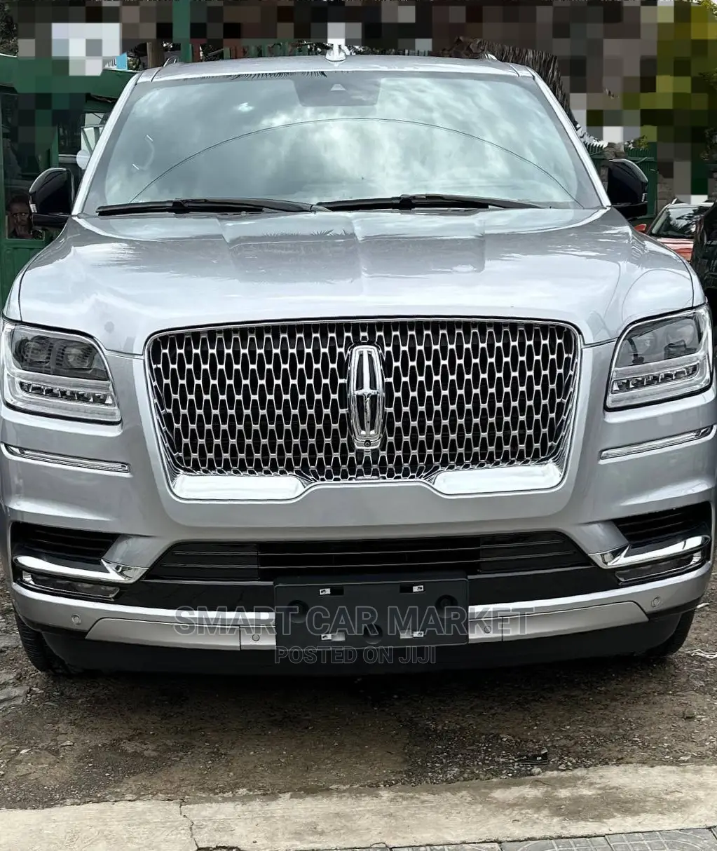 New Lincoln Navigator 2022 Silver