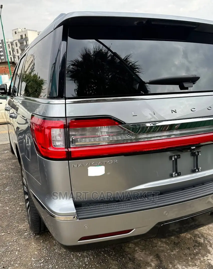 New Lincoln Navigator 2022 Silver
