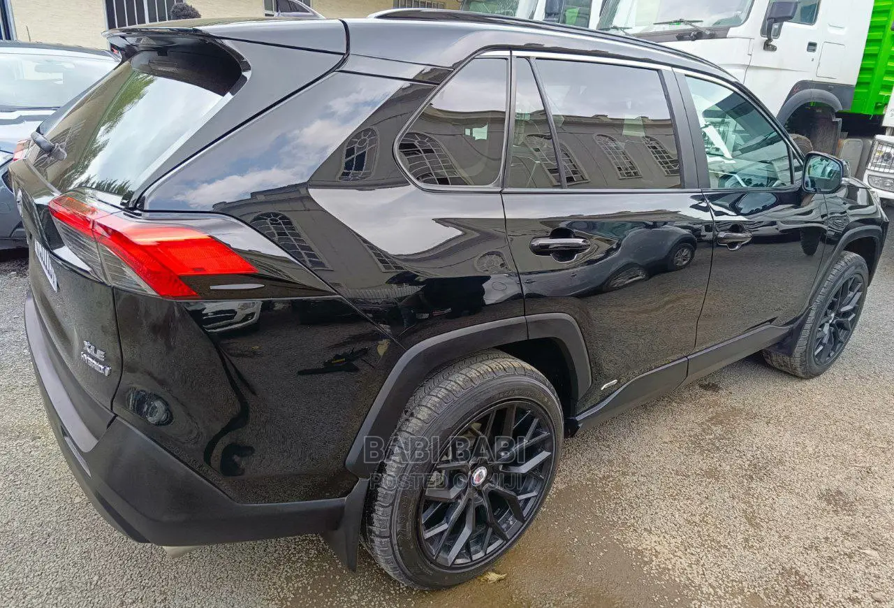Toyota RAV4 2022 Matt Black