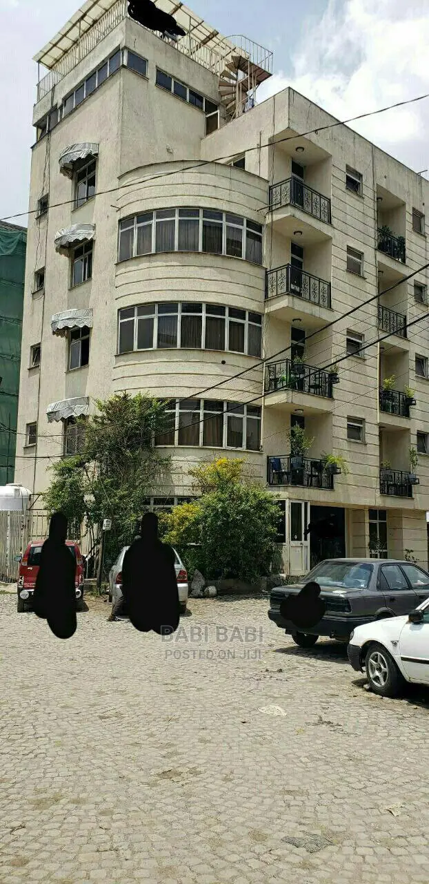 G+4 Building Around 22