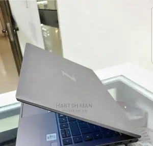 New Laptop HP ZBook Firefly G8 16GB Intel Core I7 SSD 512GB