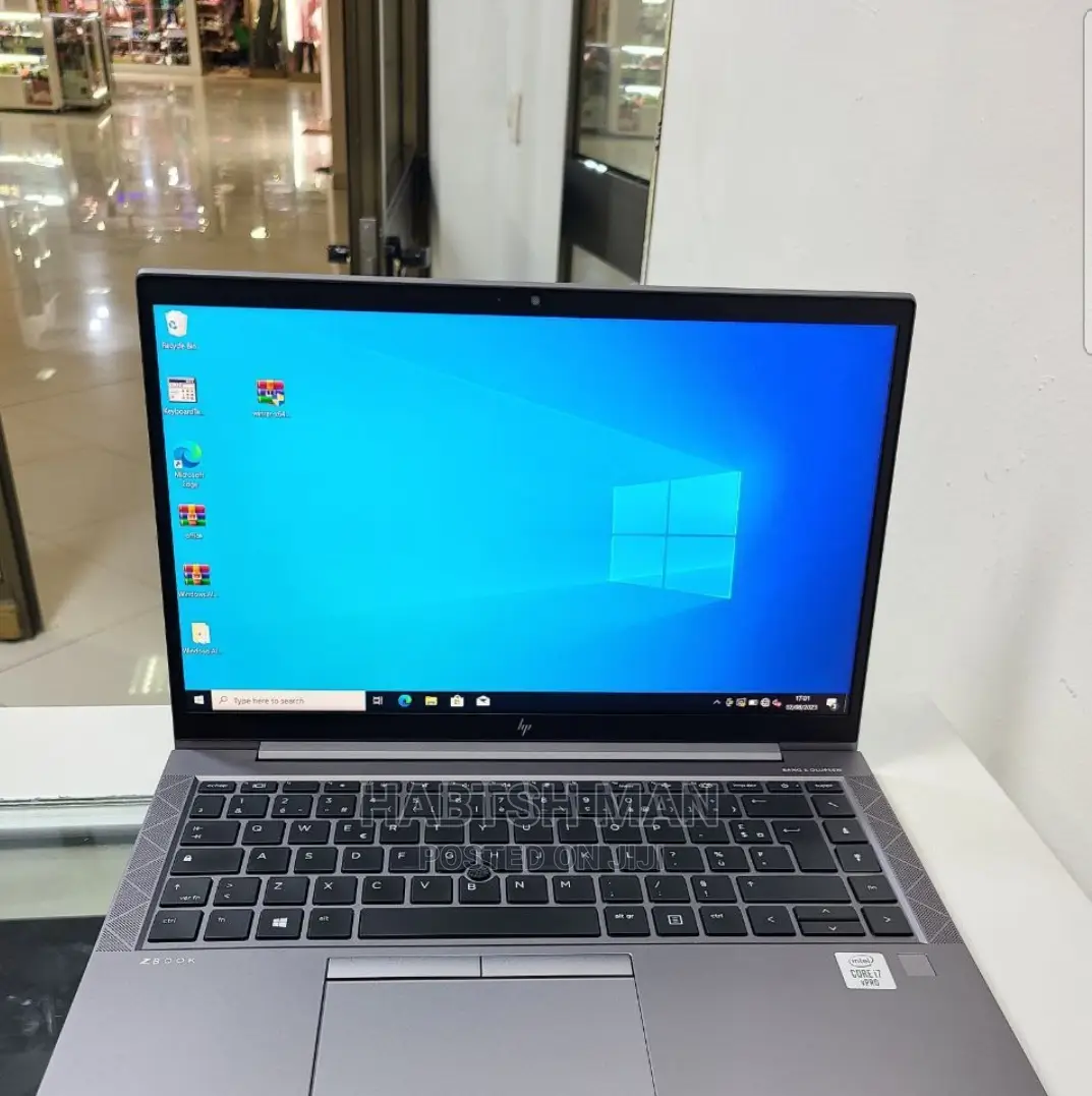 New Laptop HP ZBook Firefly G8 16GB Intel Core I7 SSD 512GB