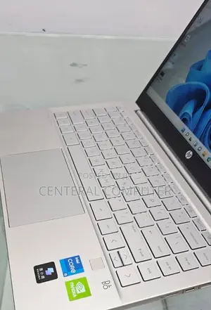 New Laptop HP Pavilion 17 16GB Intel Core I5 SSD 512GB