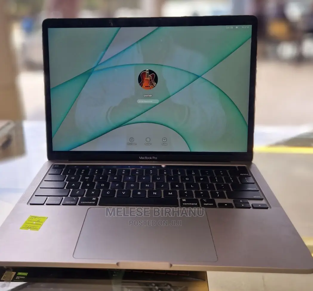 New Laptop Apple MacBook Pro 2020 M1 8GB Intel Core I7 SSD 256GB