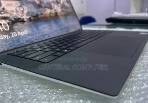 New Laptop Dell XPS 13 9370 32GB Intel Core I9 SSD 512GB