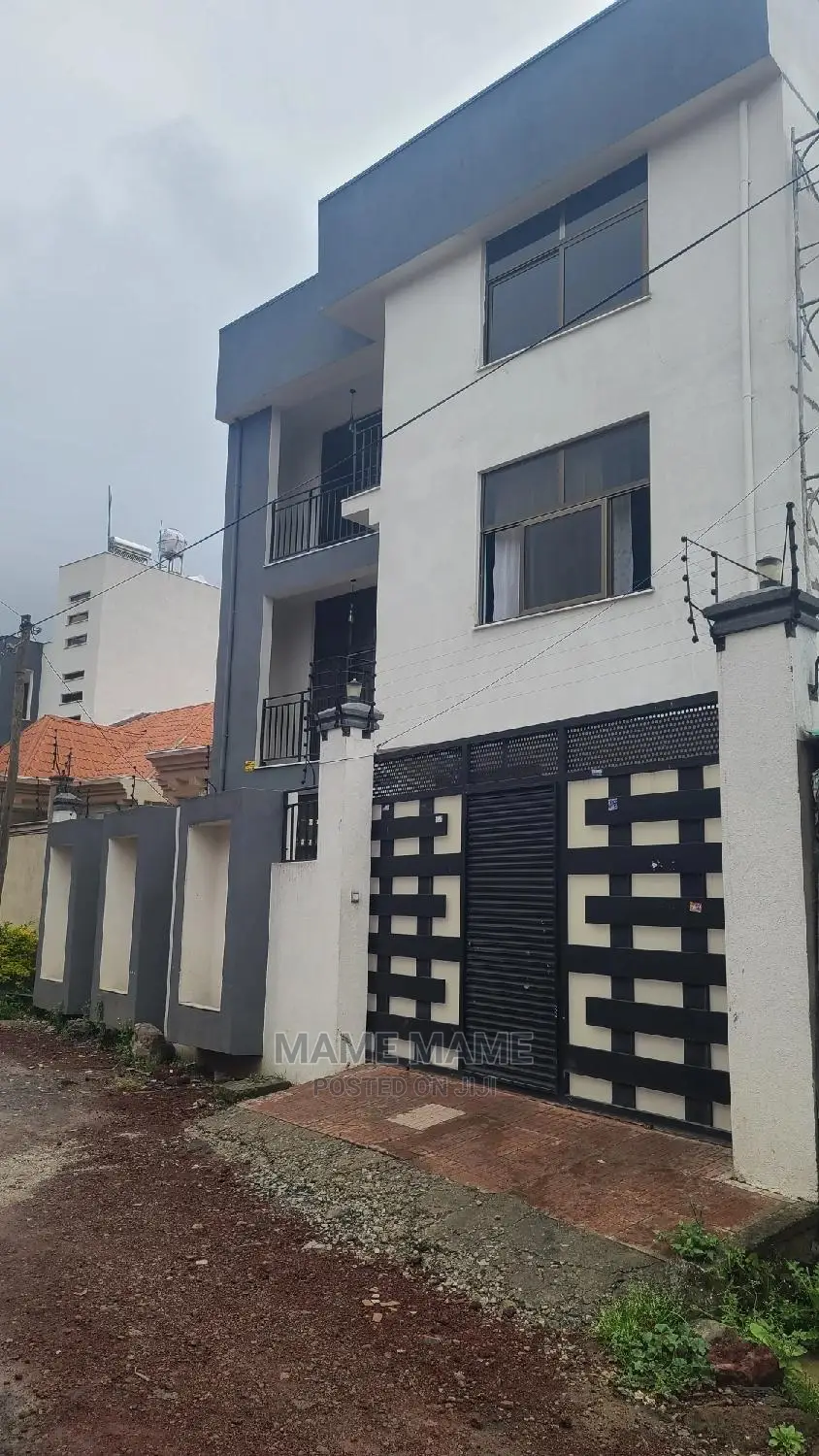 7bdrm House in Addis Abeba, Bole for sale