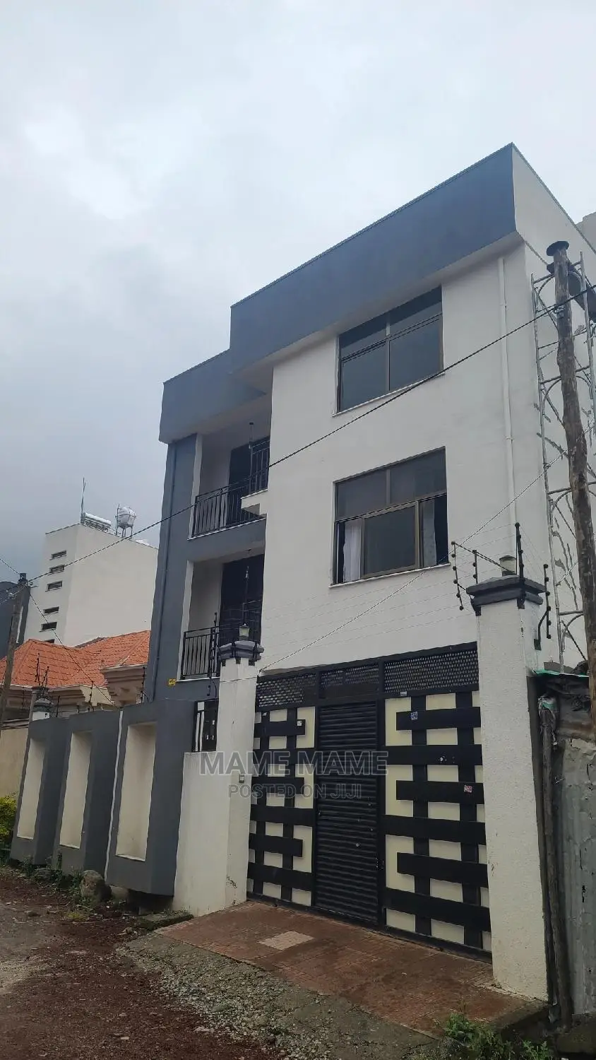 7bdrm House in Addis Abeba, Bole for sale