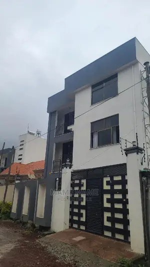 7bdrm House in Addis Abeba, Bole for sale