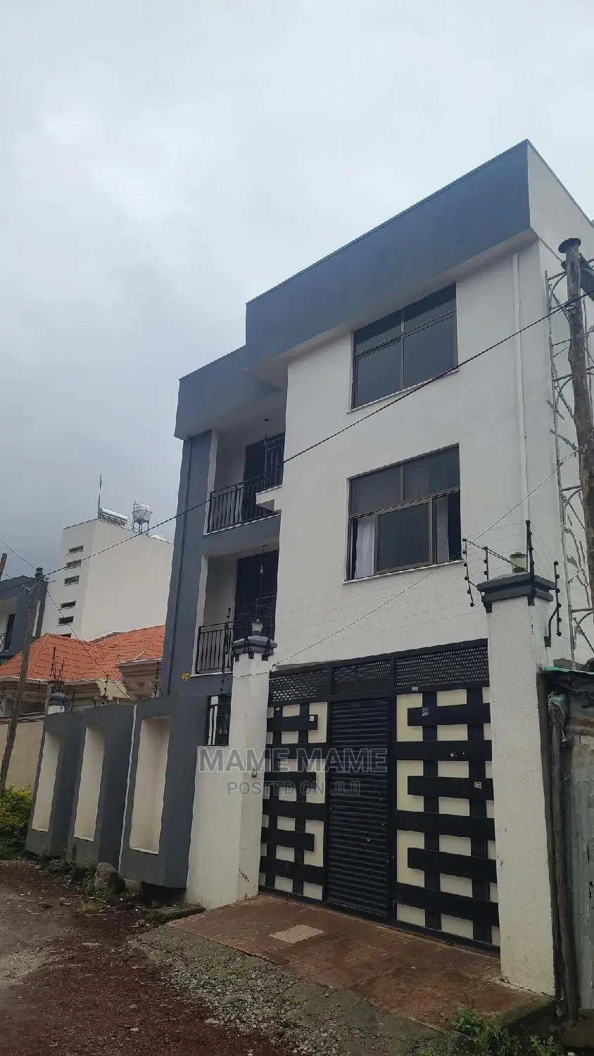 7bdrm House in Addis Abeba, Bole for sale