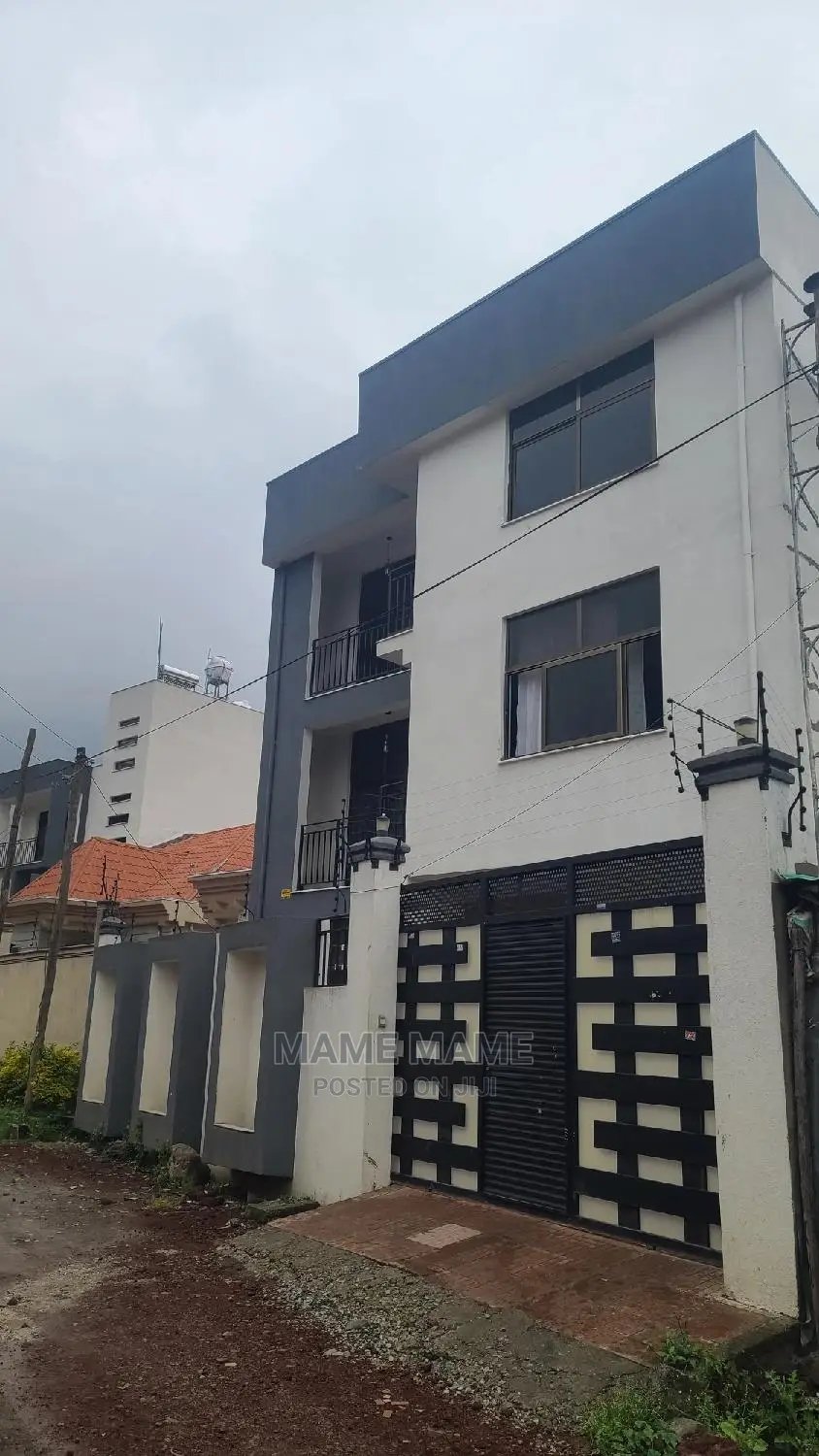7bdrm House in Addis Abeba, Bole for sale