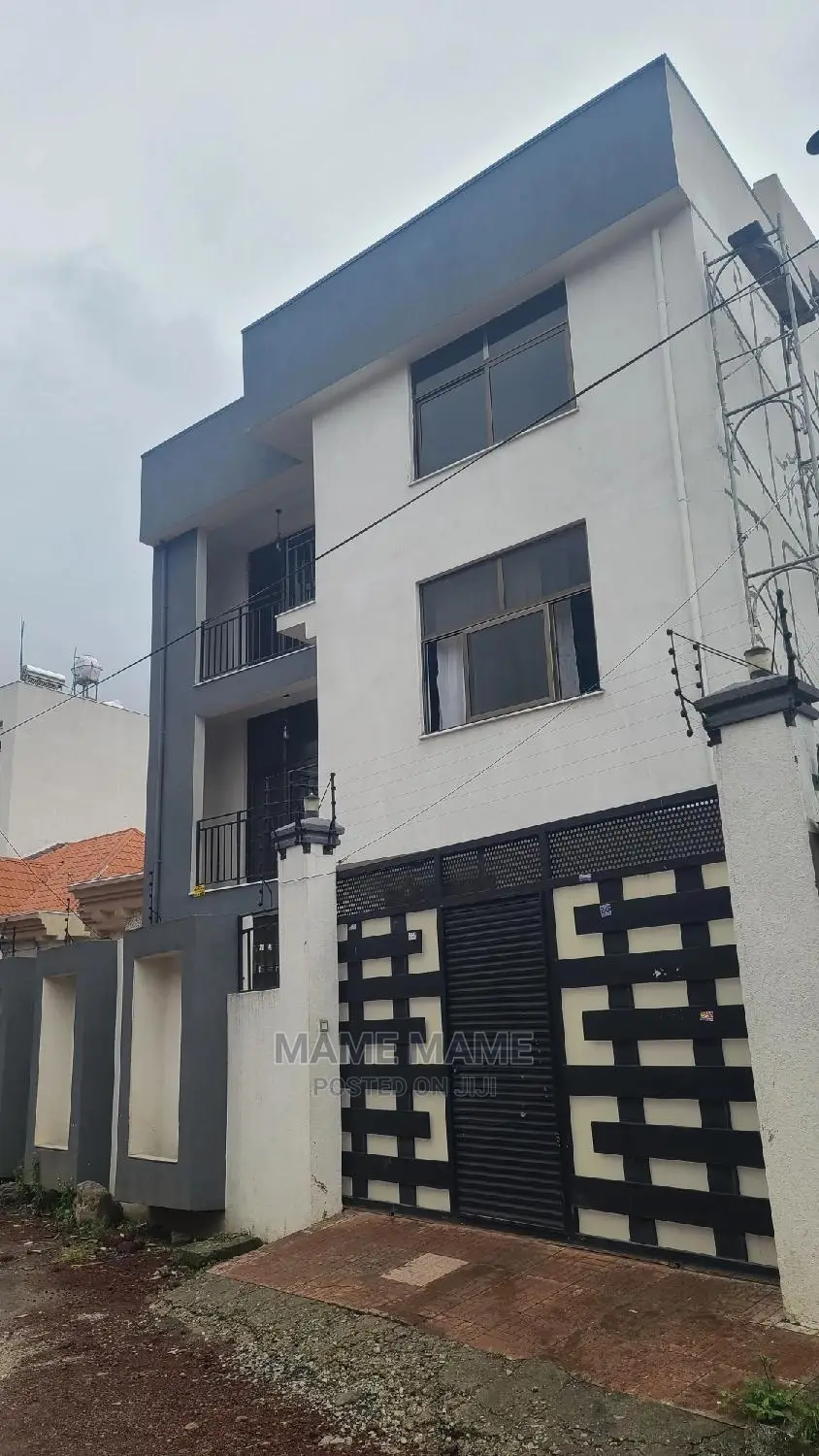 7bdrm House in Addis Abeba, Bole for sale