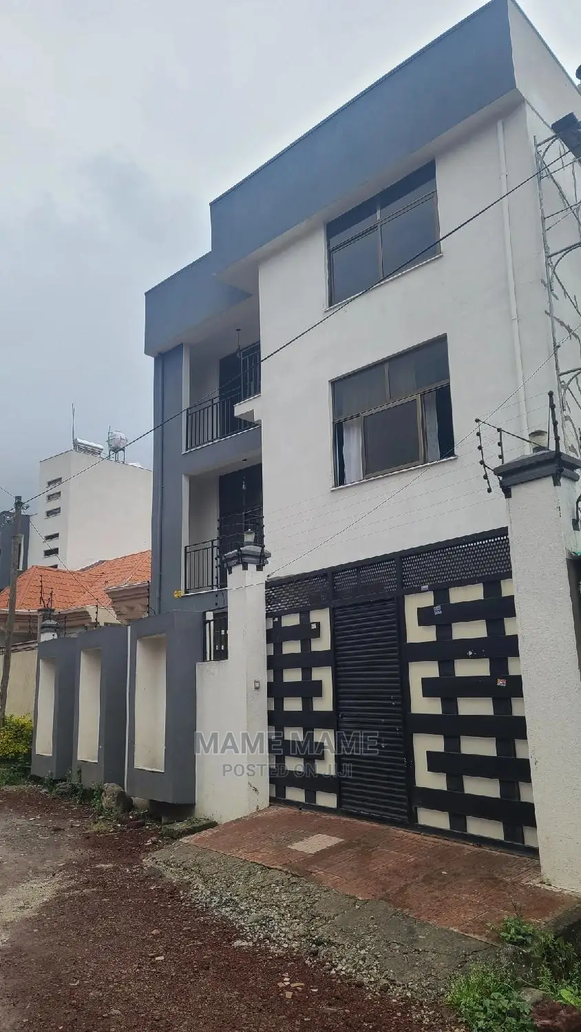 7bdrm House in Addis Abeba, Bole for sale