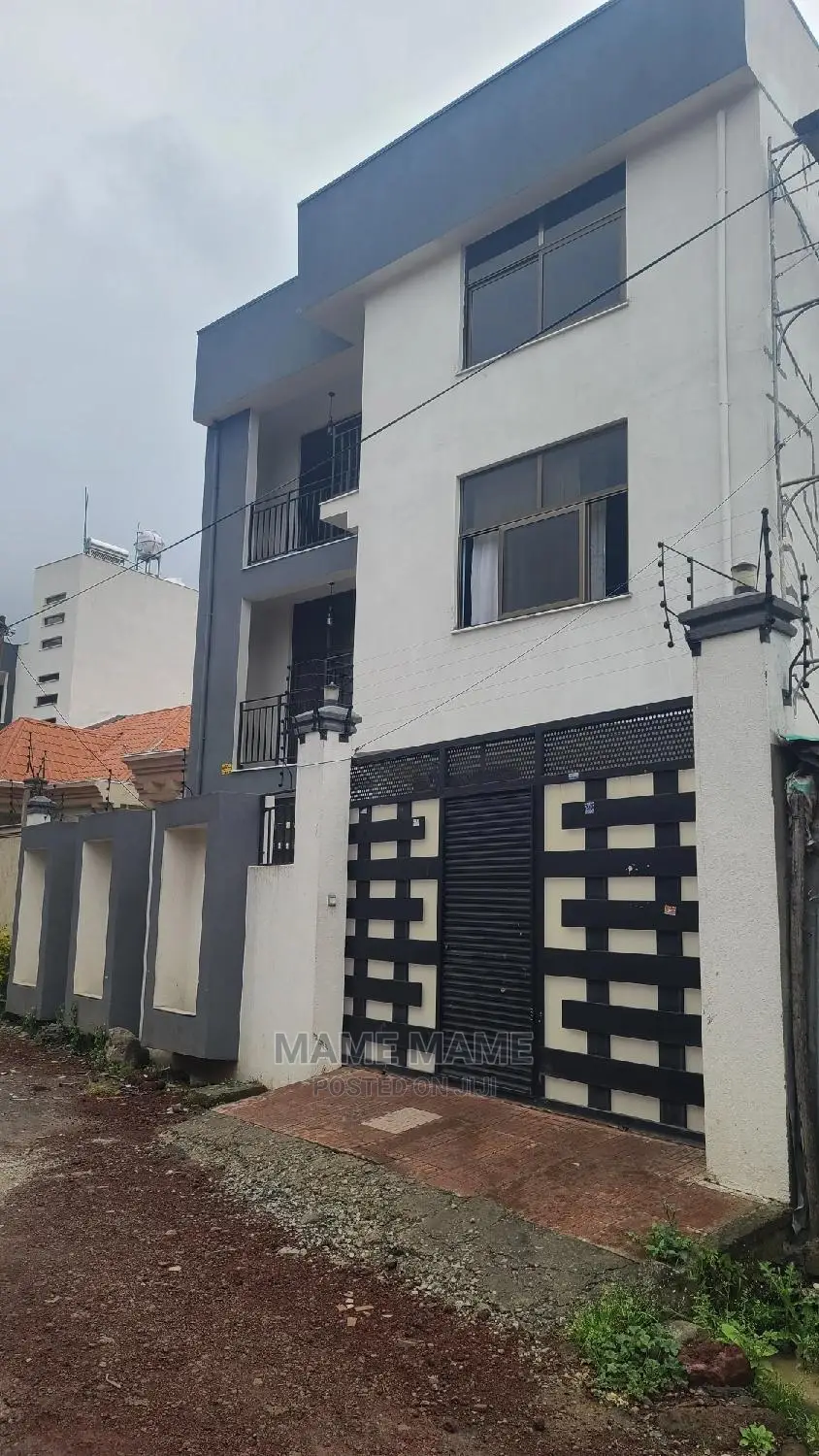7bdrm House in Addis Abeba, Bole for sale