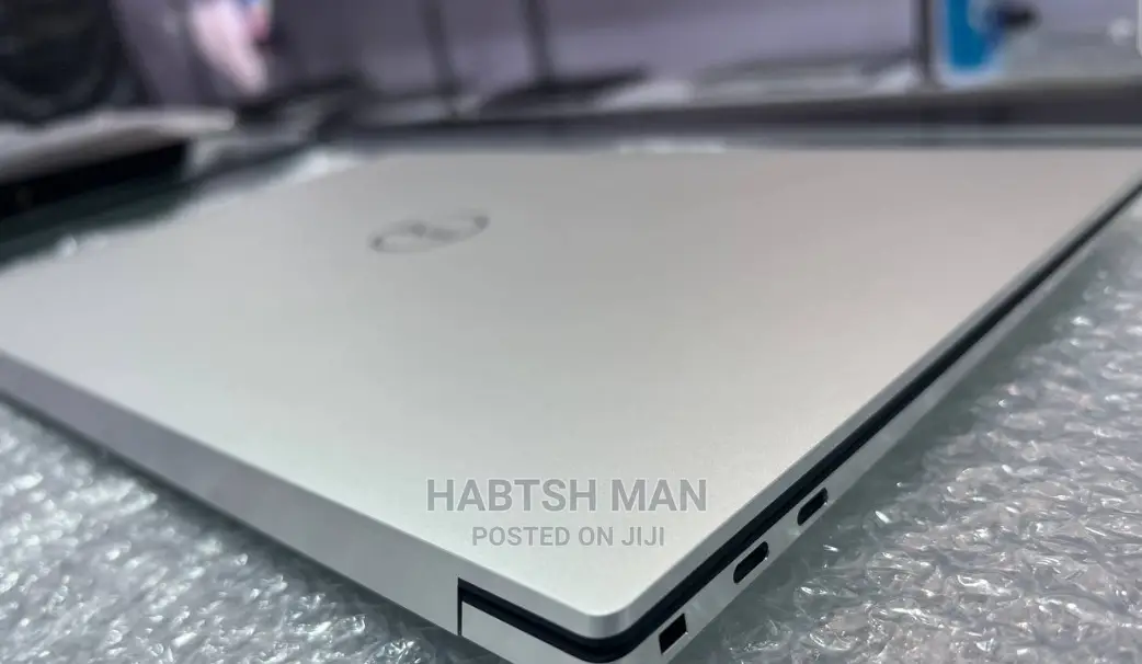New Laptop Dell XPS 15 32GB Intel Core I9 SSD 512GB