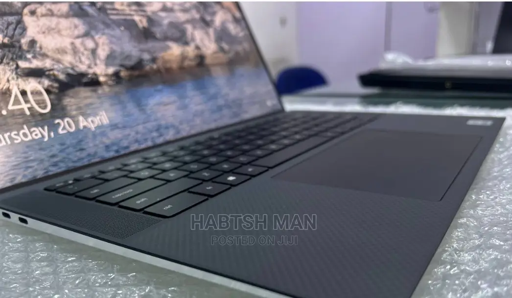 New Laptop Dell XPS 15 32GB Intel Core I9 SSD 512GB