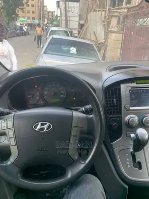 Hyundai Starex 2015 Silver