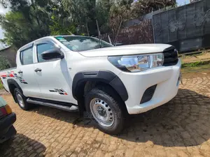 Toyota Hilux 2017 White
