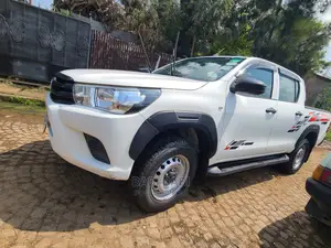 Toyota Hilux 2017 White