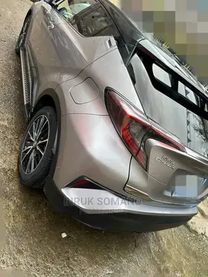 Toyota C-HR 2017 Silver