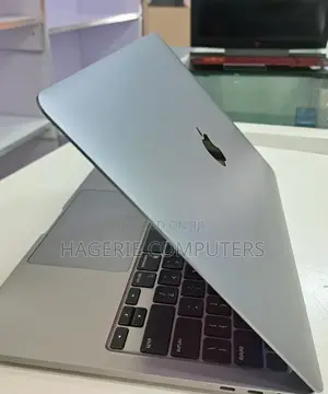 Photo - New Laptop Apple MacBook Pro 2020 16GB Intel Core I5 SSD 1T