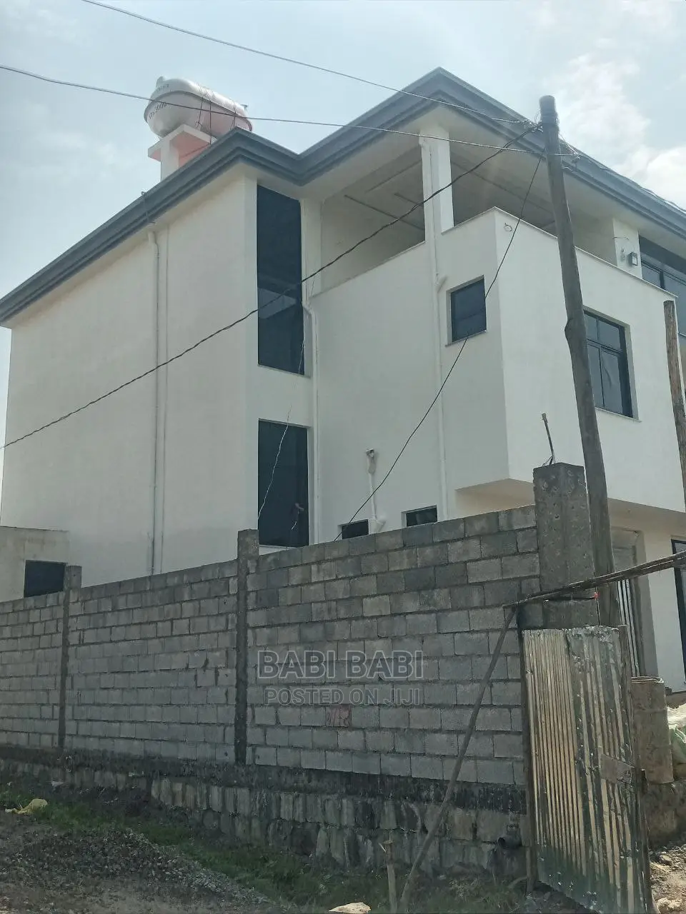 7bdrm House in Semmit Area Best, Bole for sale