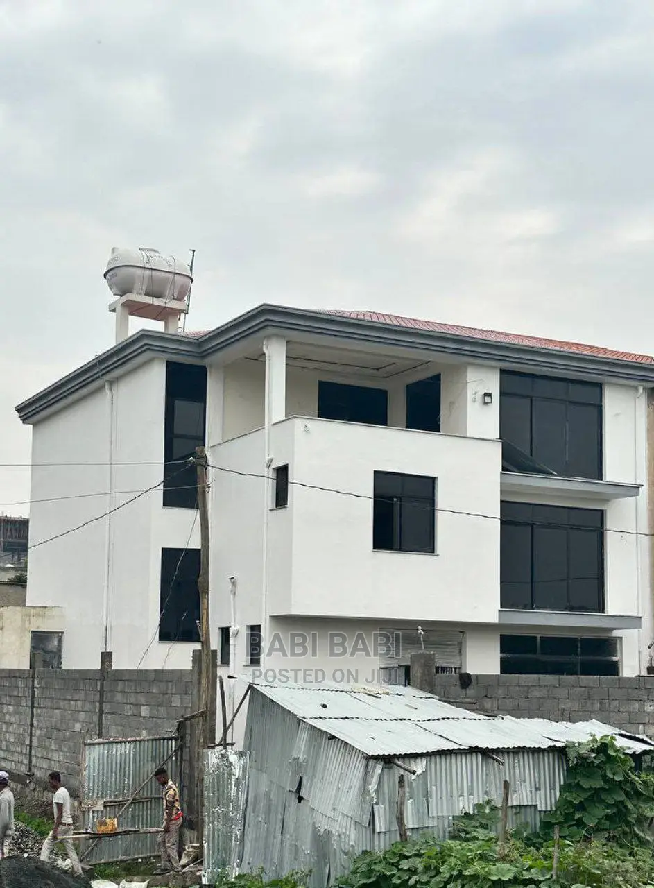 7bdrm House in Semmit Area Best, Bole for sale