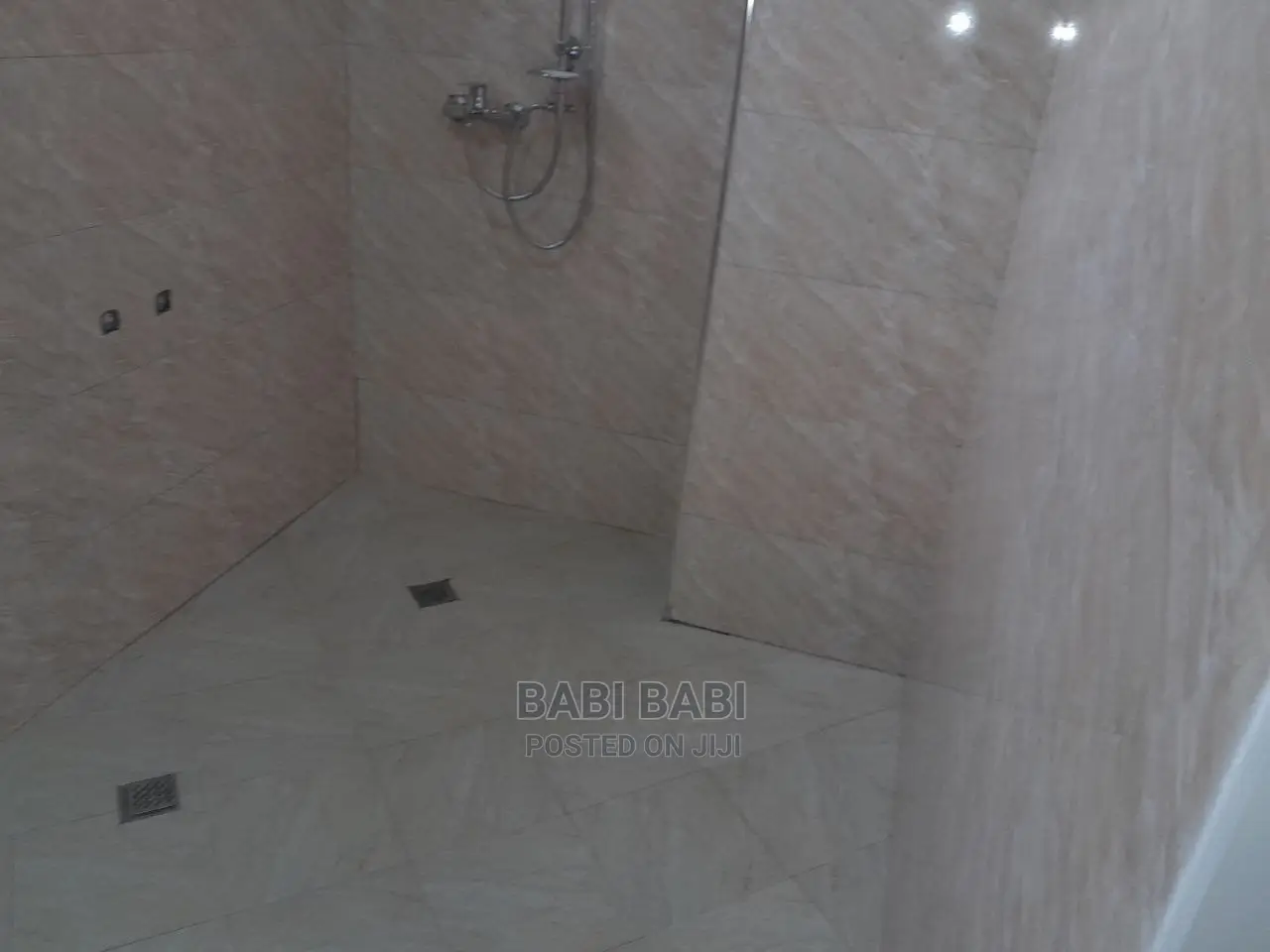 3bdrm Apartment in Semmit Area 115M², Bole for sale