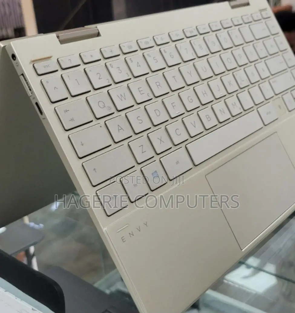 New Laptop HP Envy X360 8GB SSD 512GB